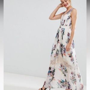 Little Mistress tall pleated maxi dress in floral SIZE 12